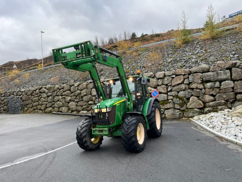 John Deere 5085M