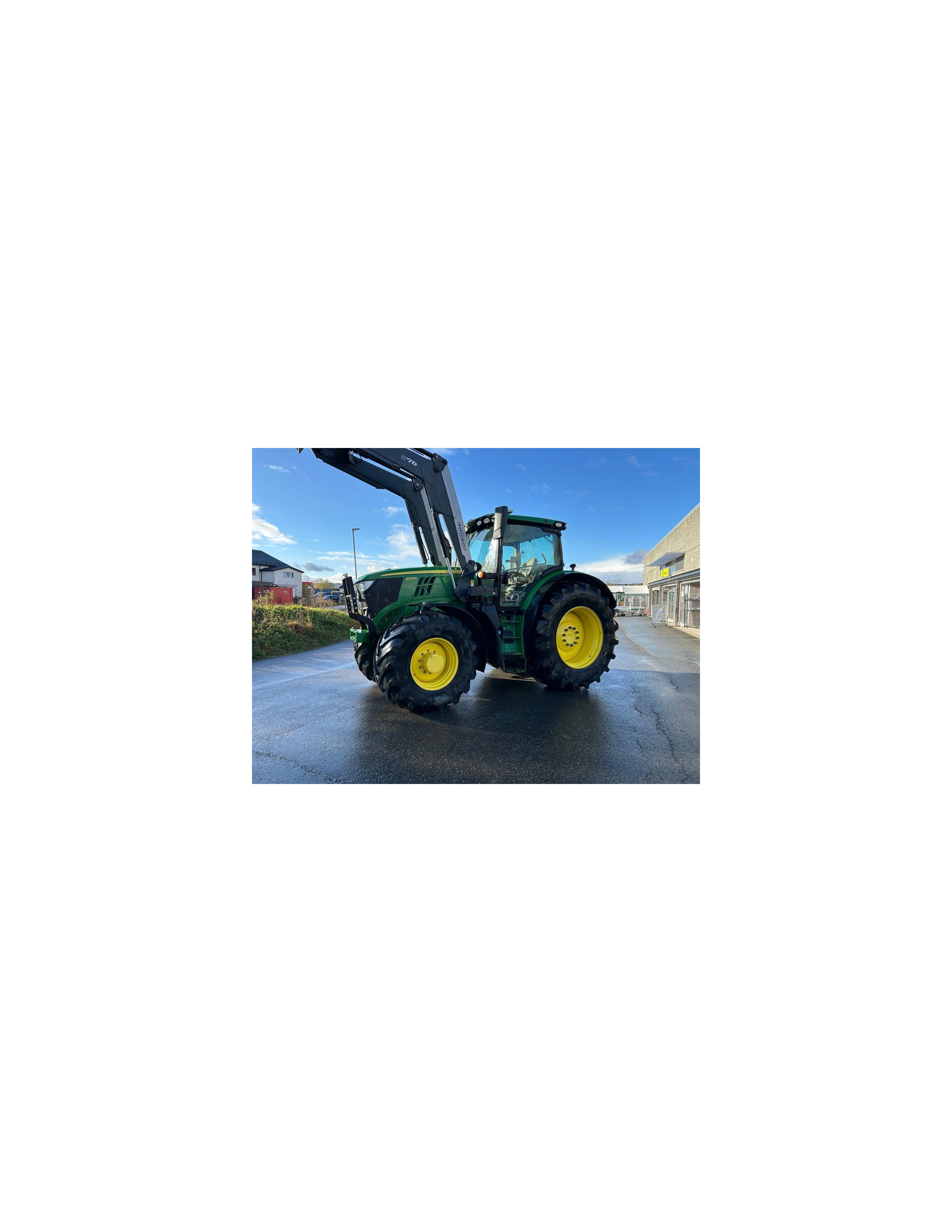 John Deere 6215R