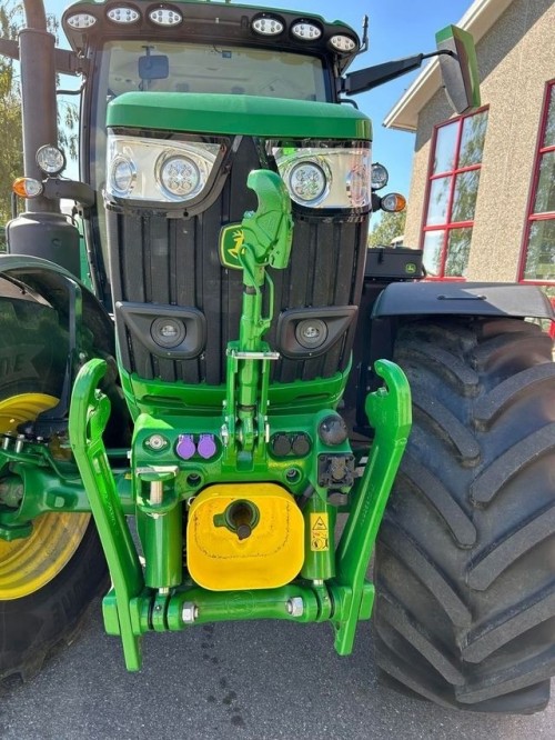 John Deere 6R 215