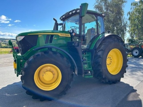 John Deere 6R 215