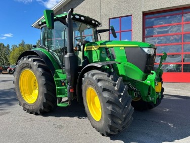 John Deere 6R 215