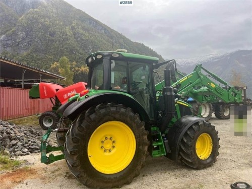 John Deere 6120M