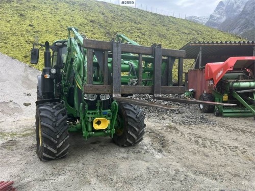 John Deere 6120M