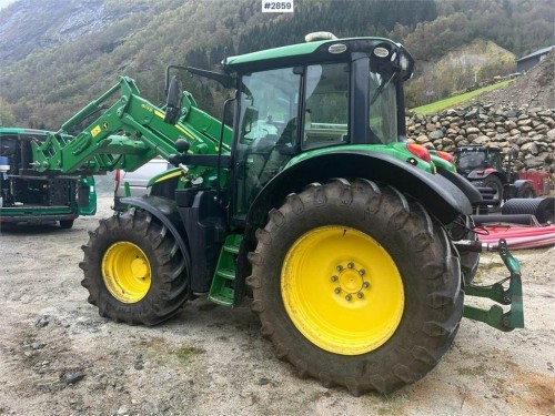 John Deere 6120M