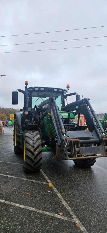 John Deere 6130R