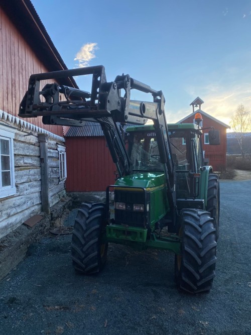 John Deere 6400