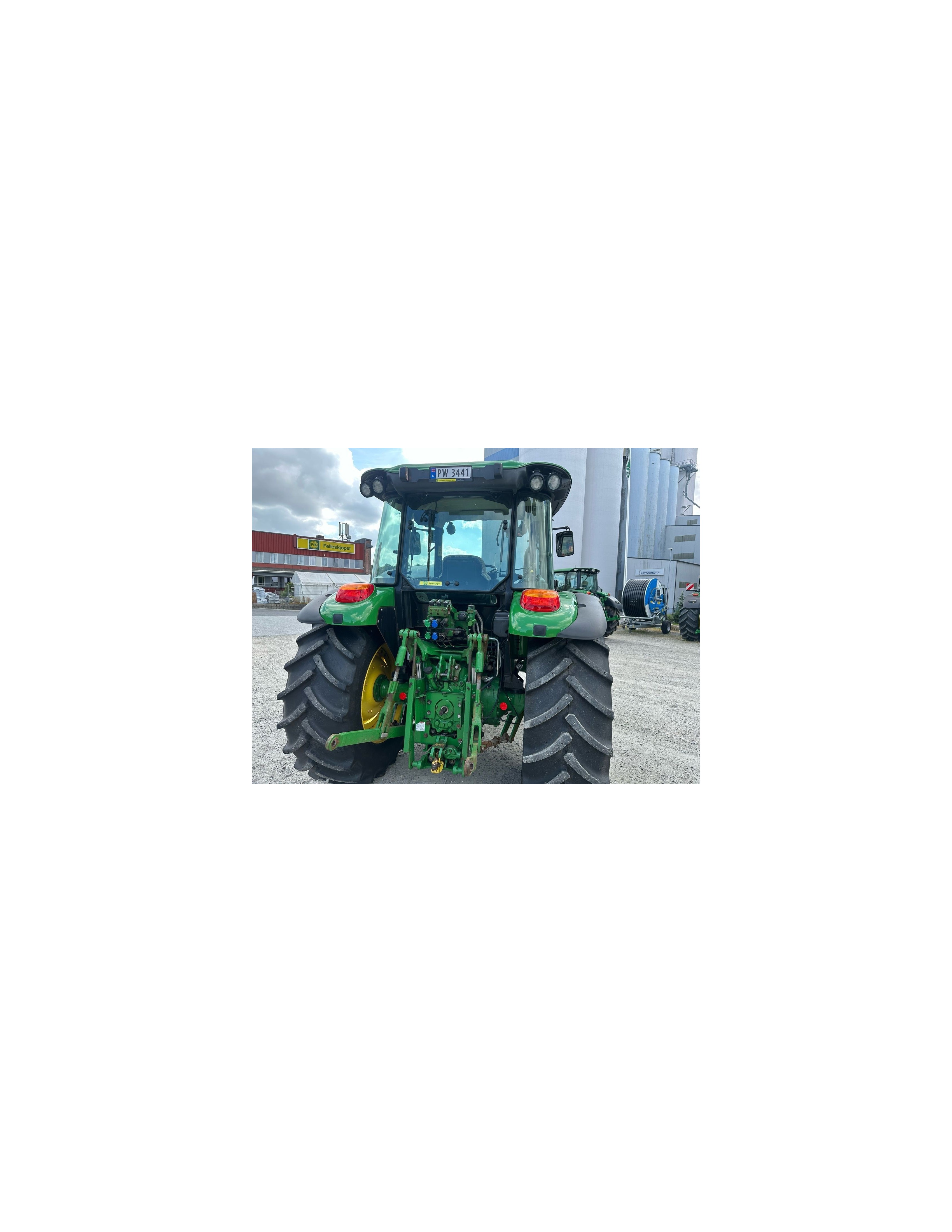 John Deere 5085M