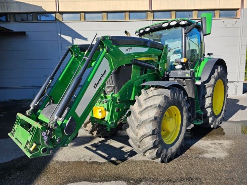 John Deere 6R215