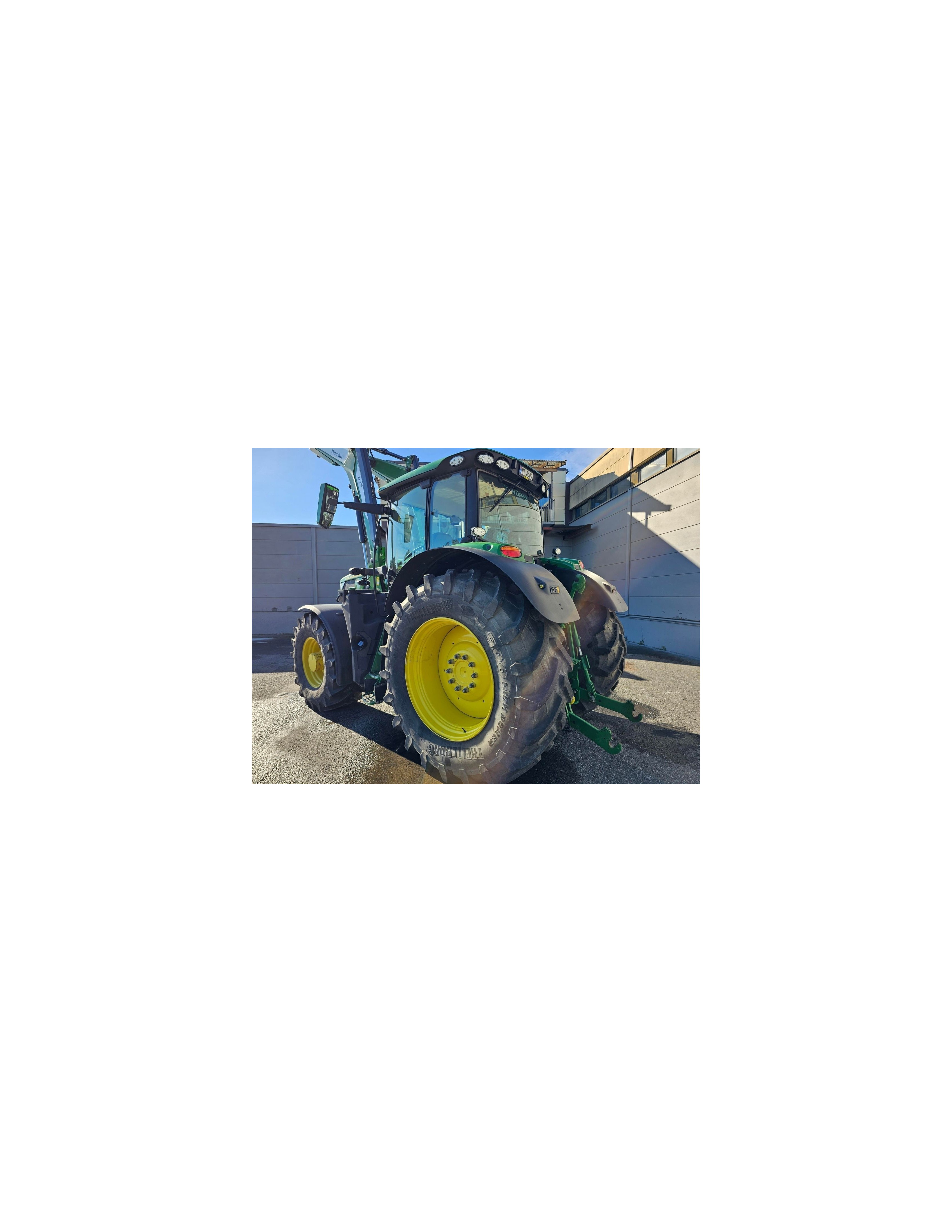 John Deere 6R215