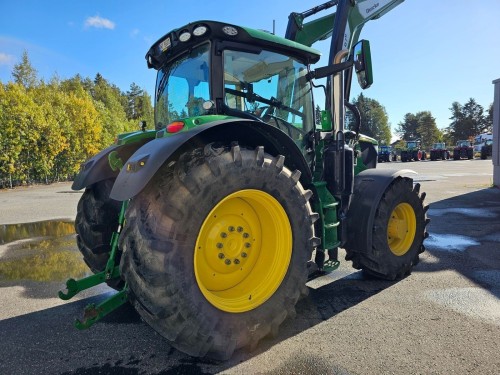 John Deere 6R215