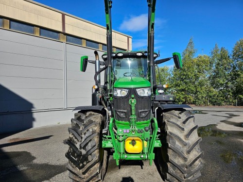 John Deere 6R215