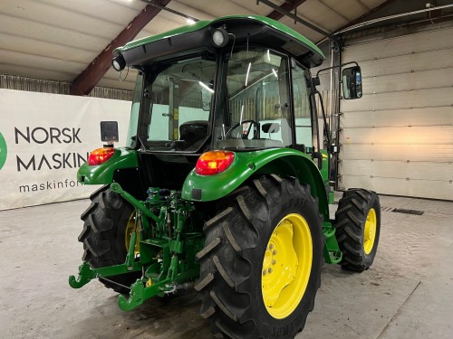 John Deere 5065E