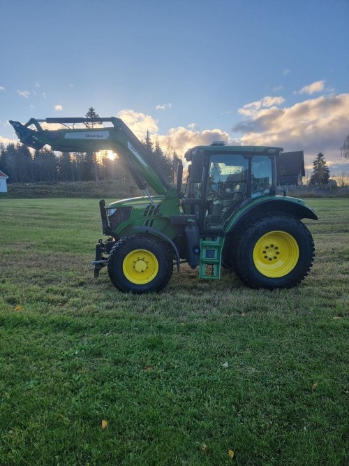 John Deere 6130R