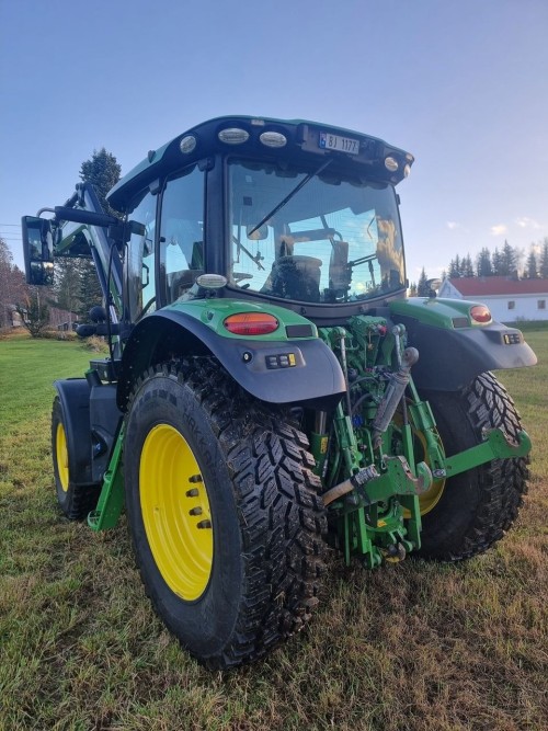 John Deere 6130R