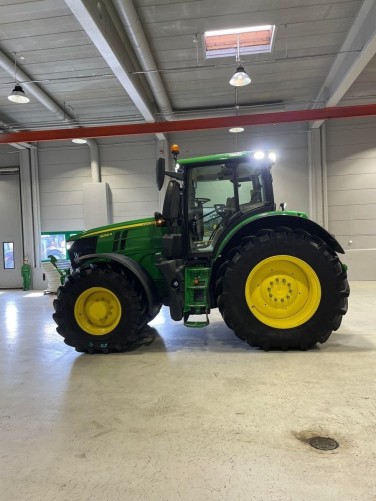 John Deere 6250R