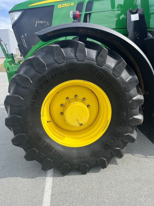 John Deere 6250R