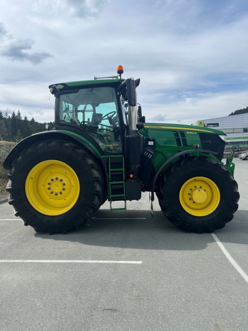 John Deere 6250R