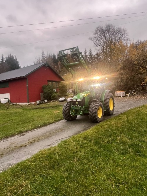 John Deere 5100r