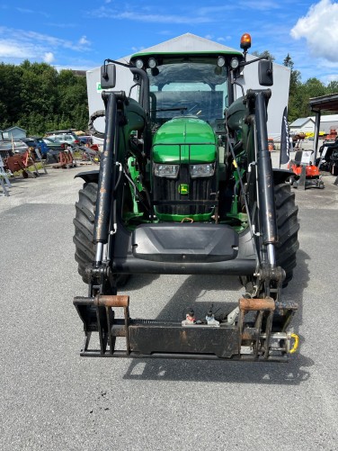 John Deere 5085M