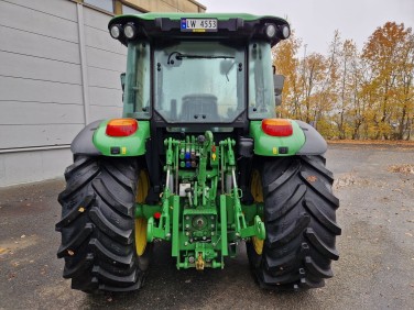 John Deere 5115M