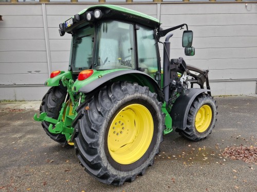 John Deere 5115M