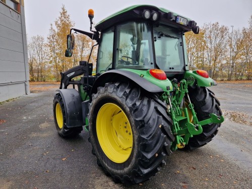 John Deere 6120M