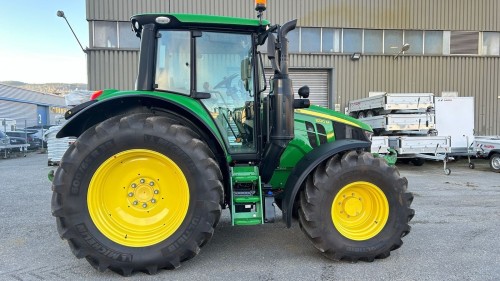 John Deere 6120M