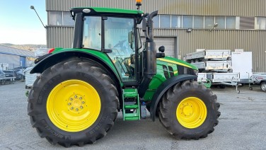 John Deere 6120M