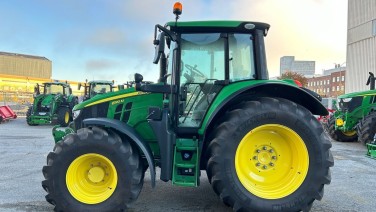 John Deere 6120M