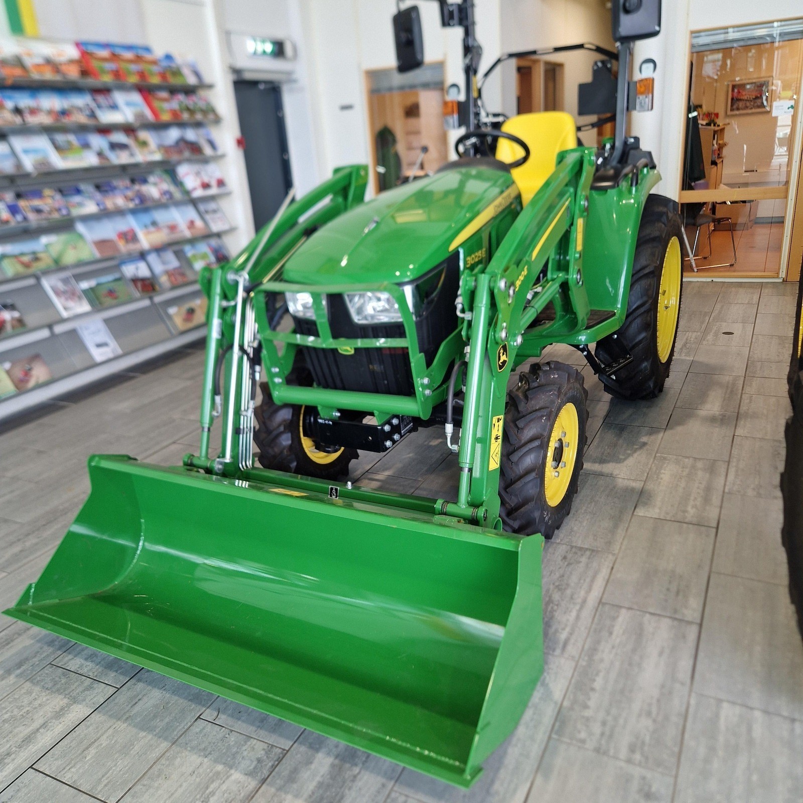 John Deere 3025E