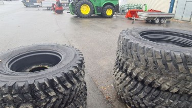 John Deere Tri2 650/65R42