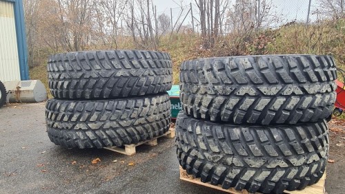 John Deere Tri2 650/65R42