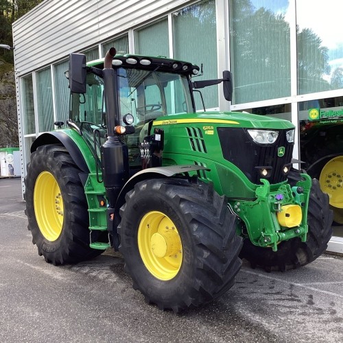 John Deere 6215R