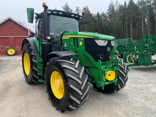 John Deere 6R215