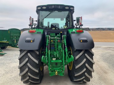 John Deere 6R215