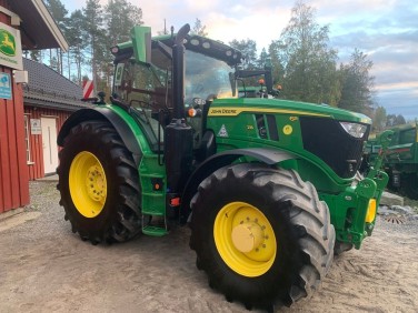 John Deere 6R215