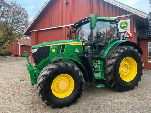 John Deere 6R215