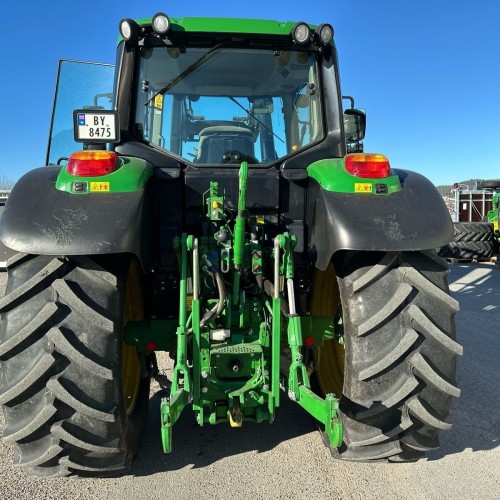 John Deere 6120M