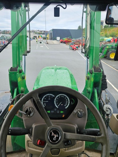 John Deere 6630