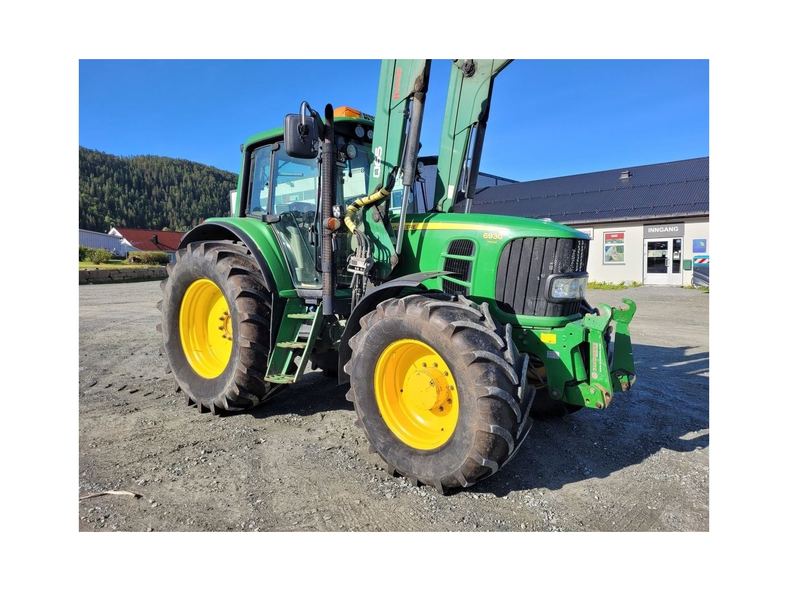 John Deere 6930