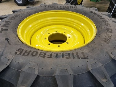 John Deere Paire de roues : Trelleborg TM800 540/65R28