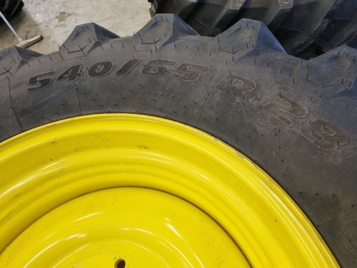 John Deere Paire de roues : Trelleborg TM800 540/65R28