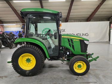 John Deere 3045R