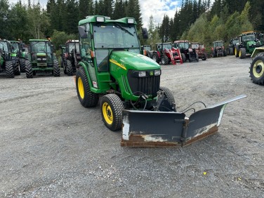 John Deere 3120