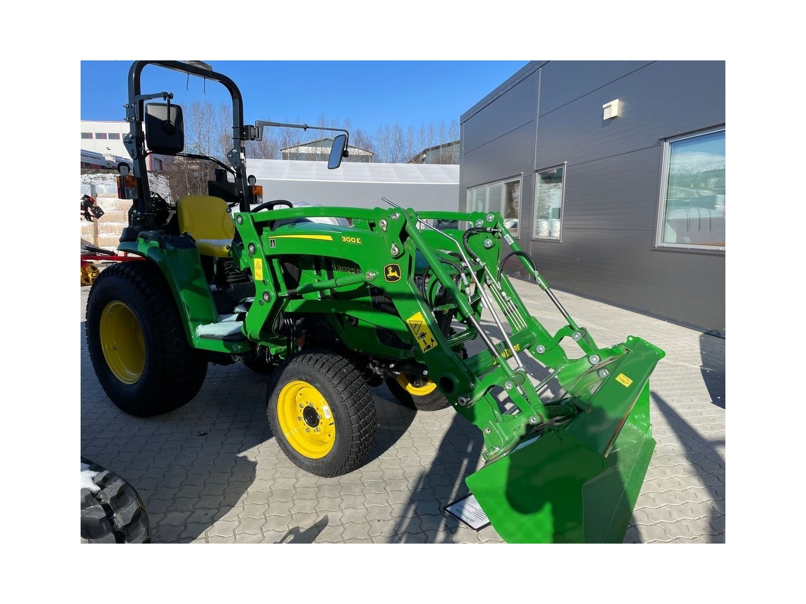 John Deere 3025E