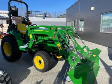 John Deere 3025E