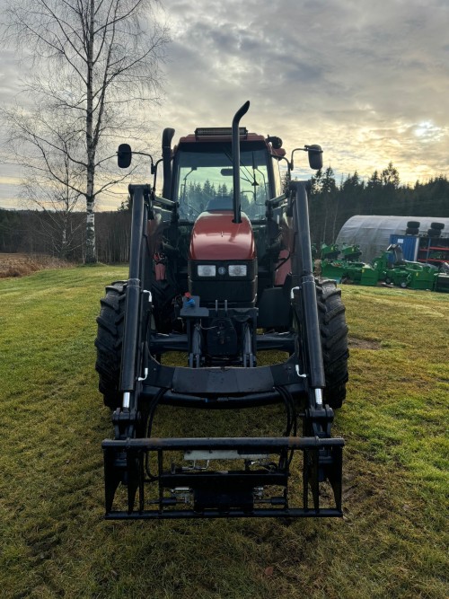 New Holland TS100 avec Trima 4.1P. Prise de force avant/hydraulique.