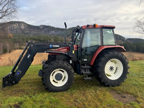 New Holland TS100 avec Trima 4.1P. Prise de force avant/hydraulique.