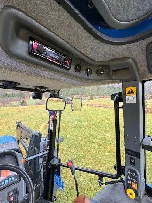 New Holland Ts115