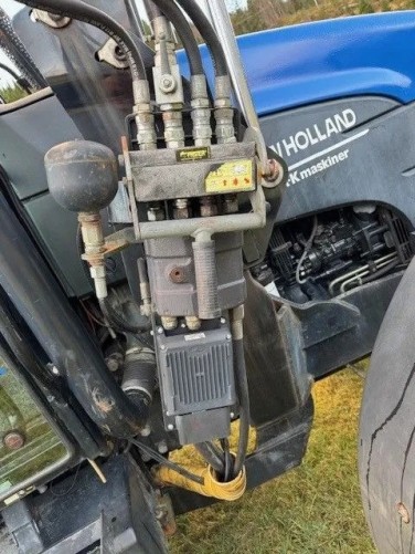 New Holland Ts115